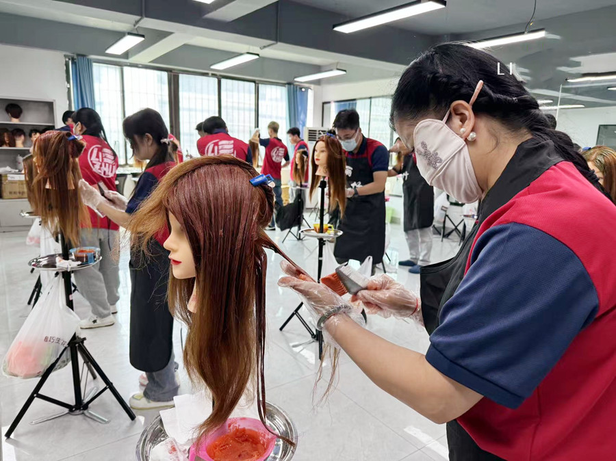 建議你收藏這份新手染發(fā)教程，廣西專(zhuān)業(yè)燙染